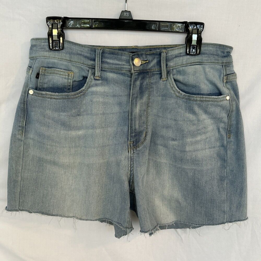 Judy Blue Womens 9 Denim Shorts Fray Hem Cut-Off Jeans Light Wash Stretch